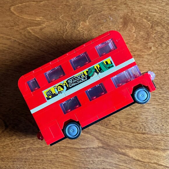 Lego double-decker London bus set 40220 - Picture 4 of 6